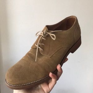 G.H. Bass & Co. // Taupe Suede Chukkas // Size 9